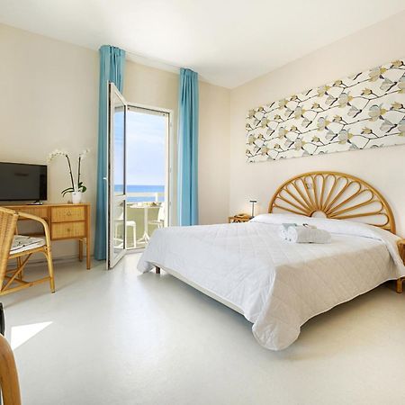 Hotel Mida Scoglitti Exteriör bild