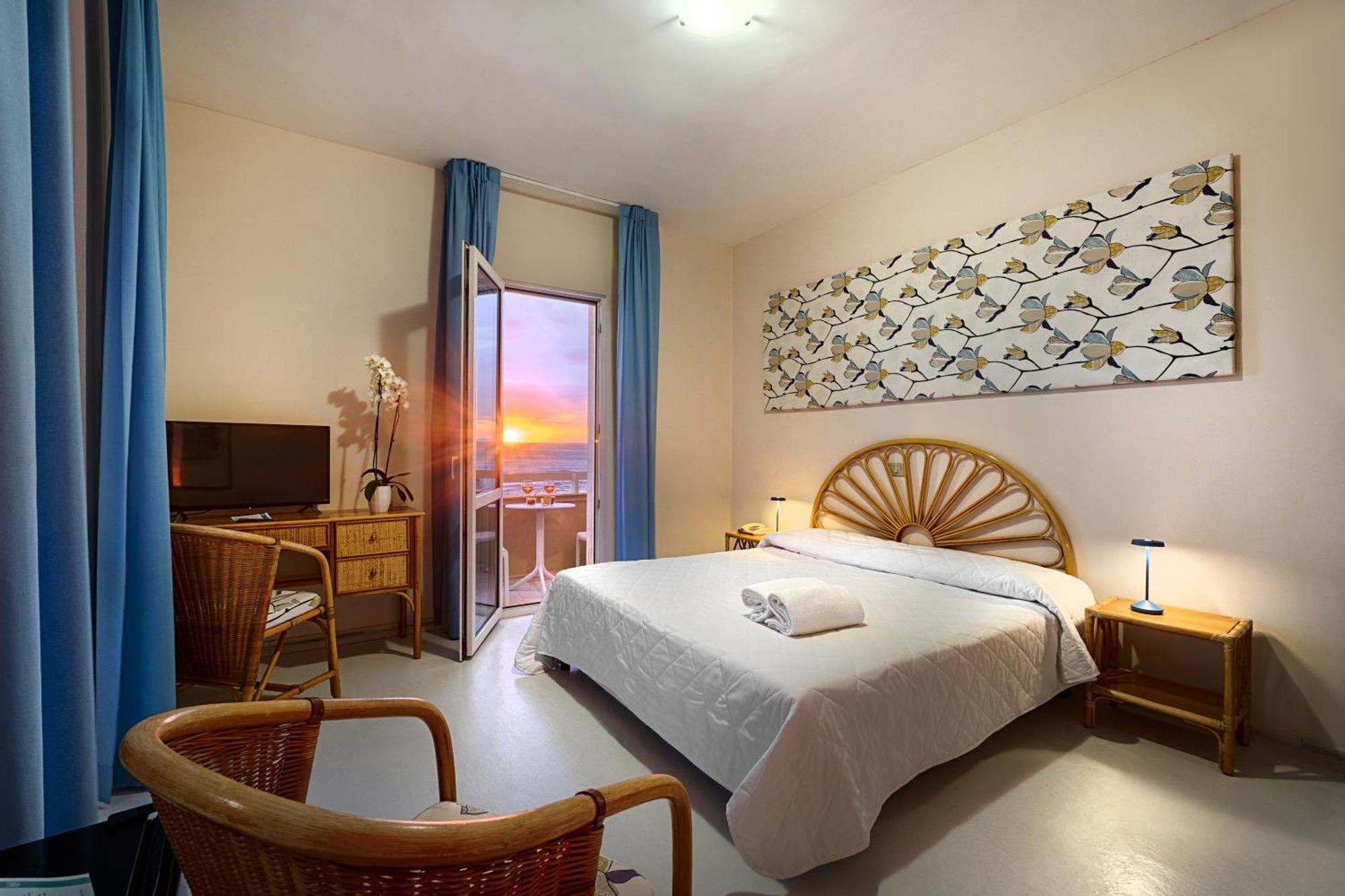 Hotel Mida Scoglitti Exteriör bild
