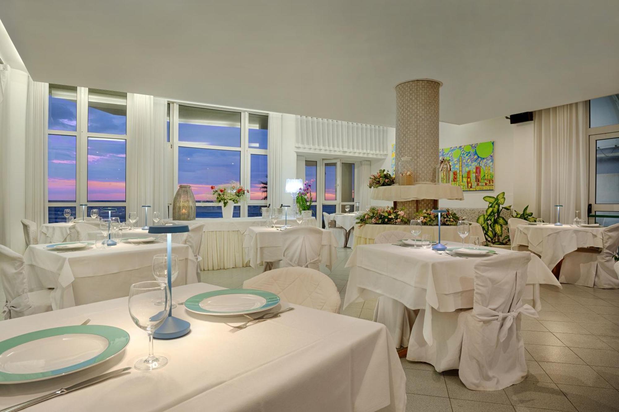 Hotel Mida Scoglitti Exteriör bild