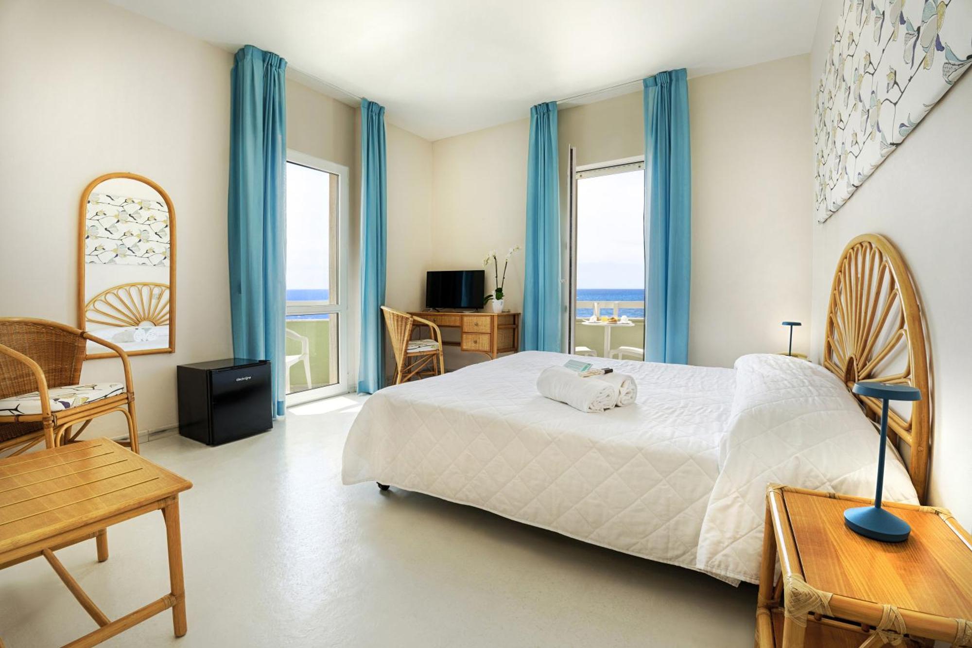 Hotel Mida Scoglitti Exteriör bild