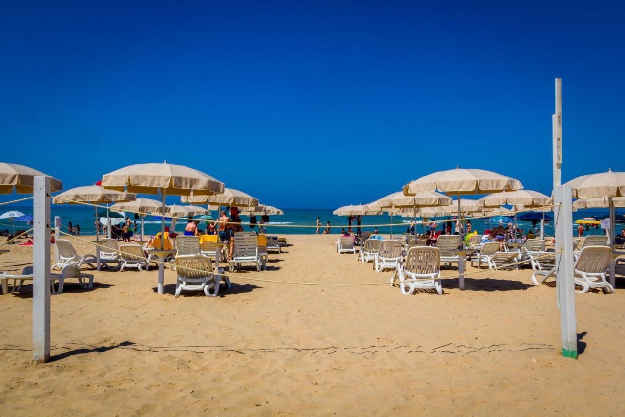 Hotel Mida Scoglitti Exteriör bild